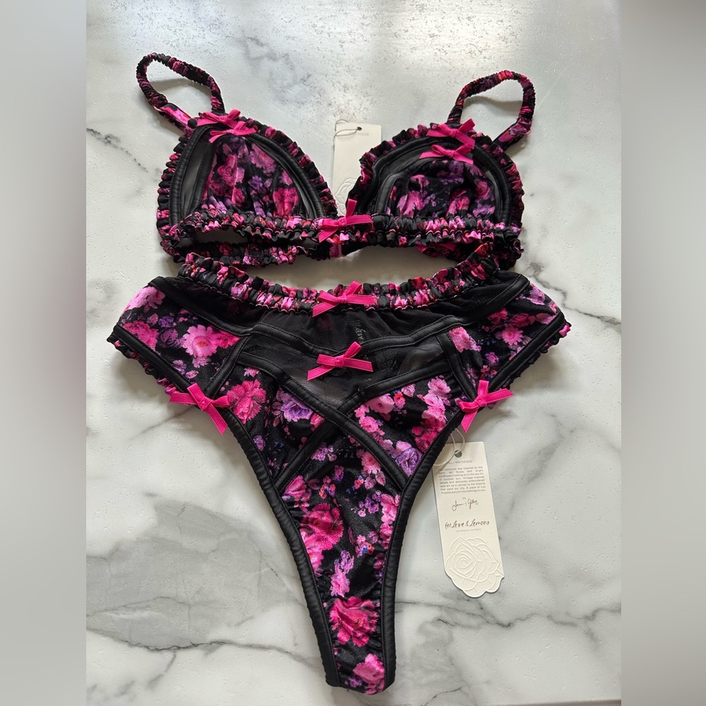 For Love And Lemons Set